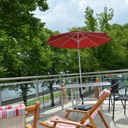 Haus Am Strom 50 아파트